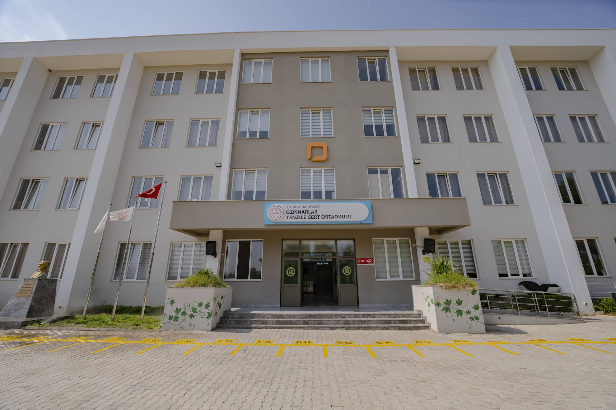 Özpınarlar Tenzile Sert Ortaokulu